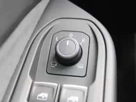 Volkswagen Golf (2023) thumbnail 22