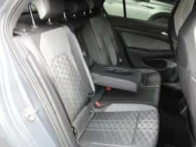 Volkswagen Golf (2023) thumbnail 6