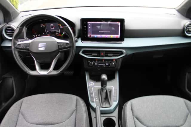 SEAT Arona (2023) thumbnail 4