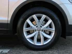 Volkswagen Tiguan (2021) thumbnail 10