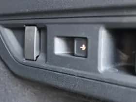 Volkswagen Passat (2025) thumbnail 42