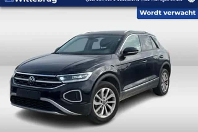 Volkswagen T-Roc (2023) thumbnail 1