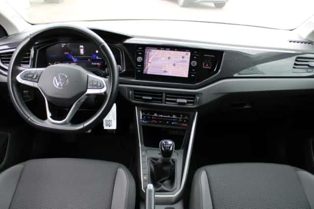 Volkswagen Polo (2023) thumbnail 4