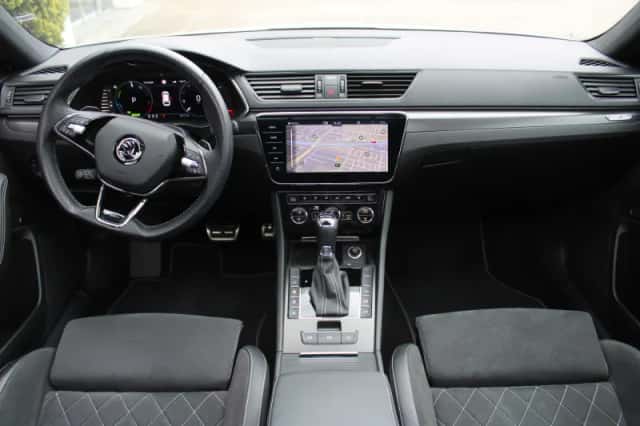 Škoda Superb (2023) thumbnail 4
