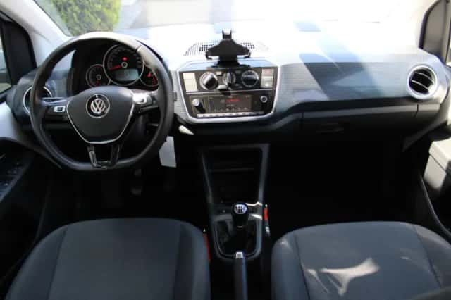 Volkswagen Up! (2019) thumbnail 4