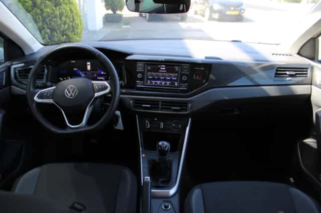 Volkswagen Polo (2023) thumbnail 4