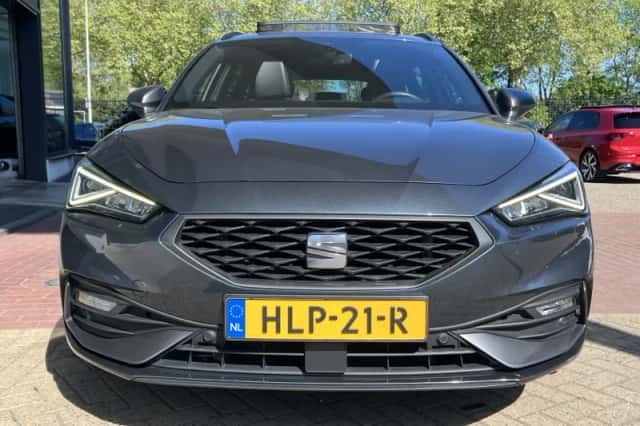 SEAT Leon (2021) thumbnail 4