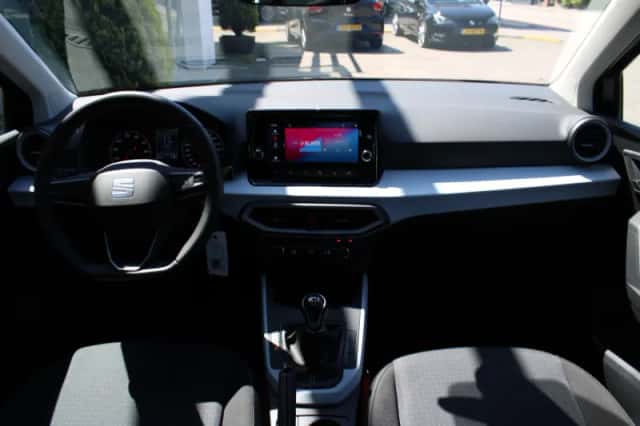 SEAT Arona (2022) thumbnail 4