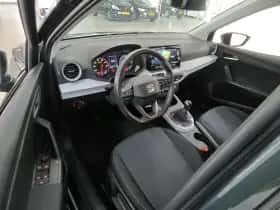 SEAT Arona (2022) thumbnail 5