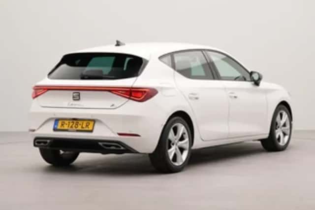 SEAT Leon (2022) thumbnail 2