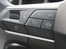 SEAT Leon (2023) thumbnail 18