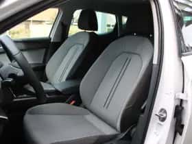 SEAT Leon (2023) thumbnail 5