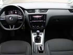Škoda Octavia (2020) thumbnail 4