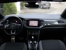 Volkswagen T-Roc (2021) thumbnail 4