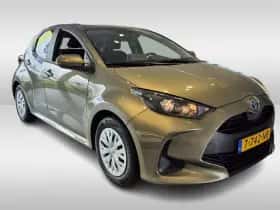 Toyota Yaris (2023) thumbnail 2