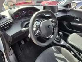 Peugeot 208 (2024) thumbnail 8