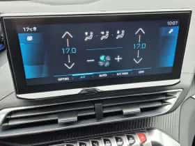 Peugeot 3008 (2021) thumbnail 21
