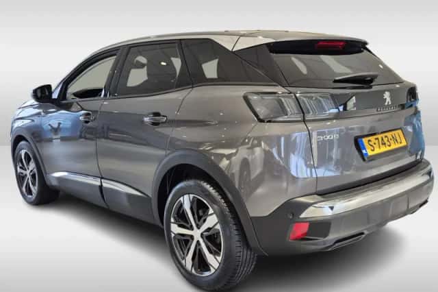 Peugeot 3008 (2021) thumbnail 4