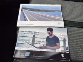 Peugeot 3008 (2021) thumbnail 10