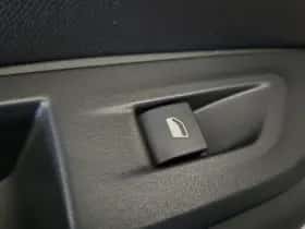 Peugeot 2008 (2024) thumbnail 37