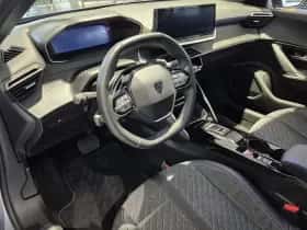 Peugeot 2008 (2024) thumbnail 8