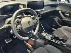Peugeot 2008 (2024) thumbnail 8