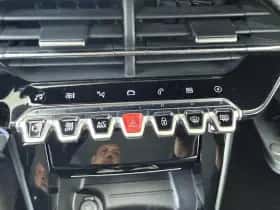 Peugeot e-2008 (2022) thumbnail 25