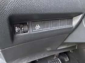 Peugeot e-2008 (2022) thumbnail 26
