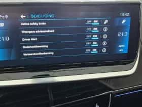 Peugeot 2008 (2021) thumbnail 23