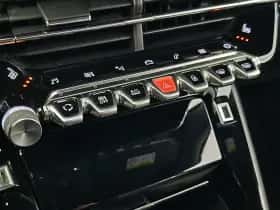 Peugeot 2008 (2021) thumbnail 28