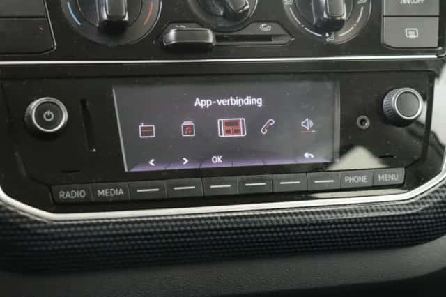 Volkswagen Up! (2023) thumbnail 3
