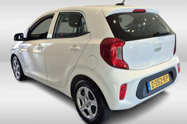Kia Picanto (2024) thumbnail 4