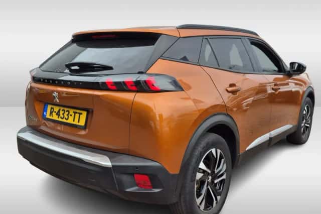 Peugeot e-2008 (2022) thumbnail 4