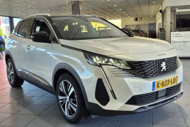 Peugeot 3008 (2021) thumbnail 2