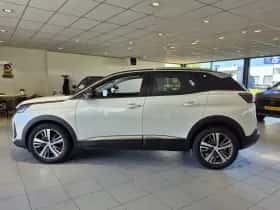 Peugeot 3008 (2021) thumbnail 3