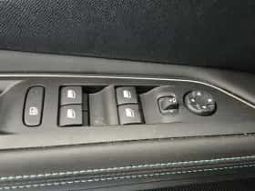 Peugeot 3008 (2021) thumbnail 31