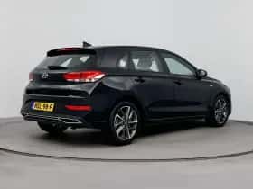 Hyundai i30 (2023) thumbnail 2