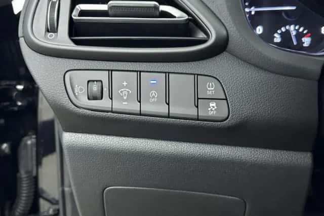 Hyundai i30 (2023) thumbnail 23