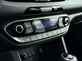 Hyundai i30 (2019) thumbnail 17