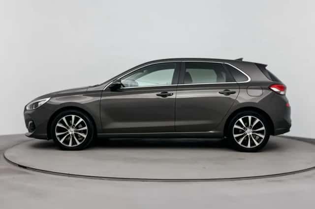 Hyundai i30 (2019) thumbnail 3