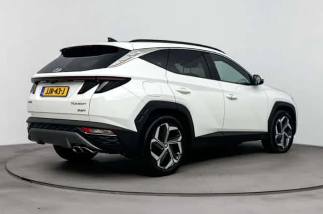 Hyundai Tucson (2022) thumbnail 2