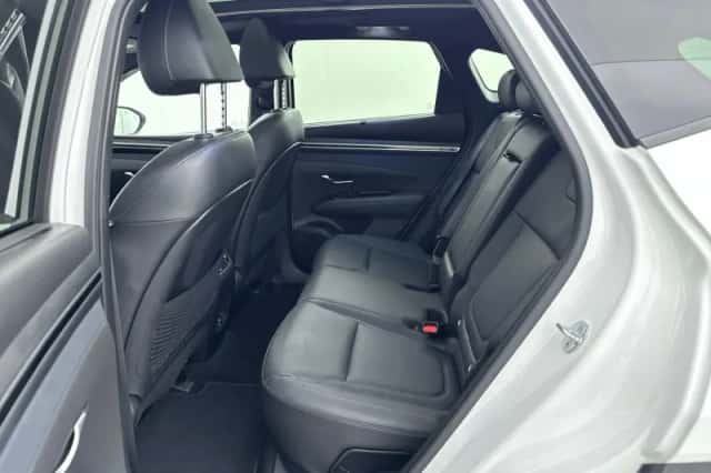 Hyundai Tucson (2022) thumbnail 16