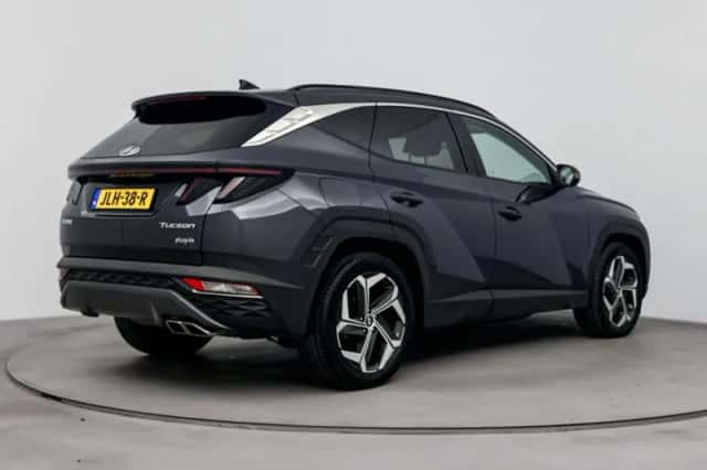 Hyundai Tucson (2022) thumbnail 2