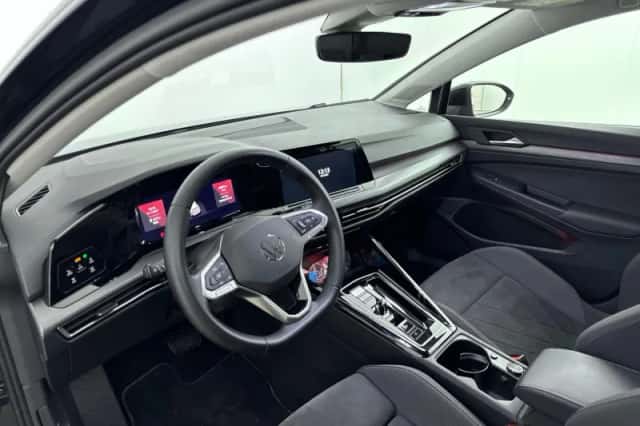 Volkswagen Golf (2023) thumbnail 11