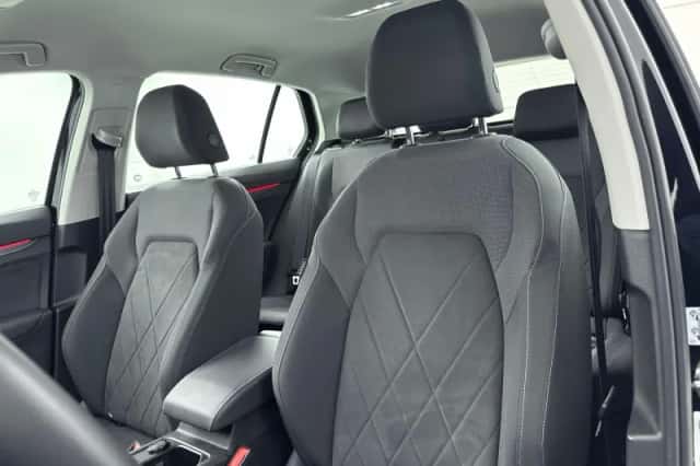 Volkswagen Golf (2023) thumbnail 14