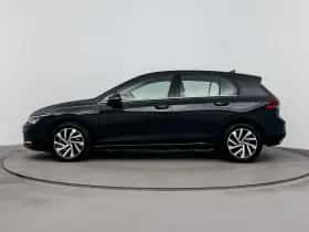 Volkswagen Golf (2023) thumbnail 3