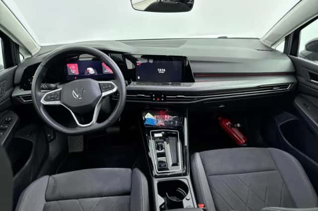 Volkswagen Golf (2023) thumbnail 21