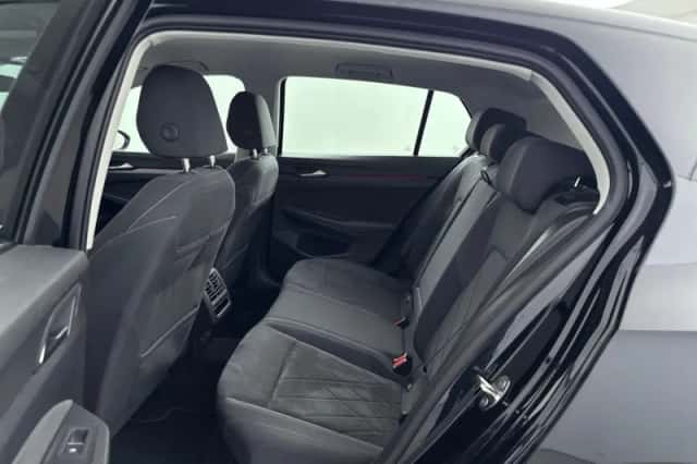 Volkswagen Golf (2023) thumbnail 28