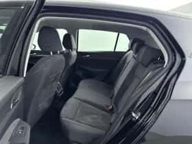 Volkswagen Golf (2023) thumbnail 28