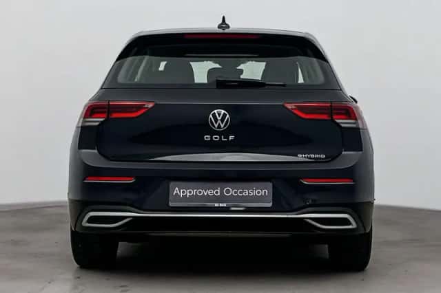 Volkswagen Golf (2023) thumbnail 6